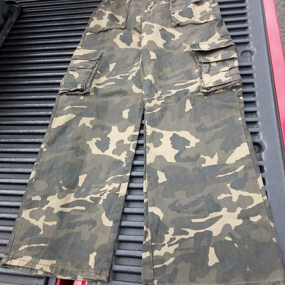 American Bazi olive green camo cargo wide-leg pants – RJH-9128CM